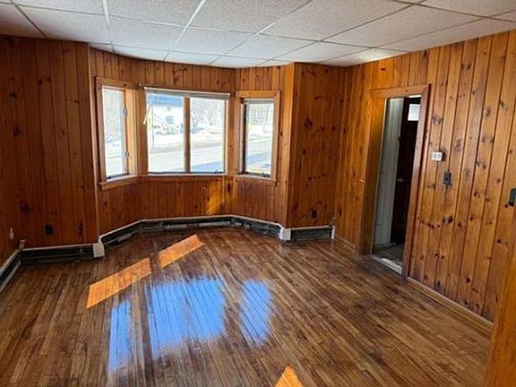 4th image of 77 Stillwater Ave