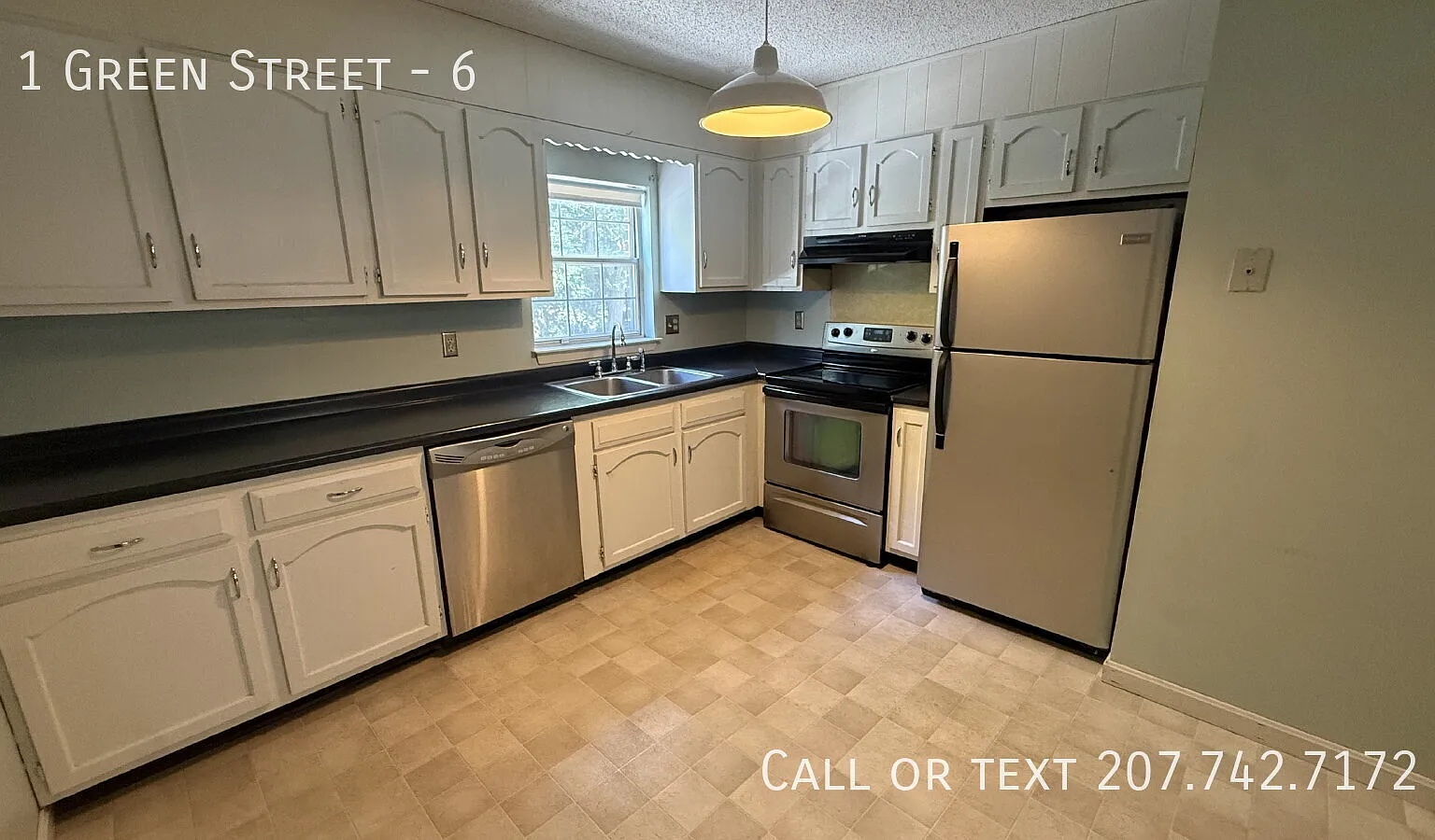 Great 2 Bedroom Apartment in Downtown Dover with Heat and HW Included! — Photo 1