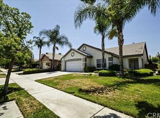 934 Riverview Dr, Redlands, CA 92374
