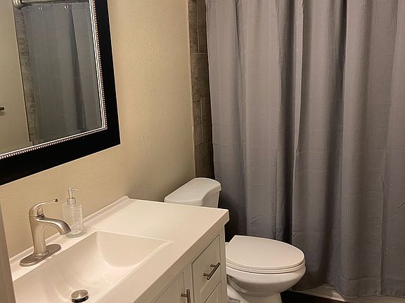 5th image of 705-707-709 Mormon St #705B