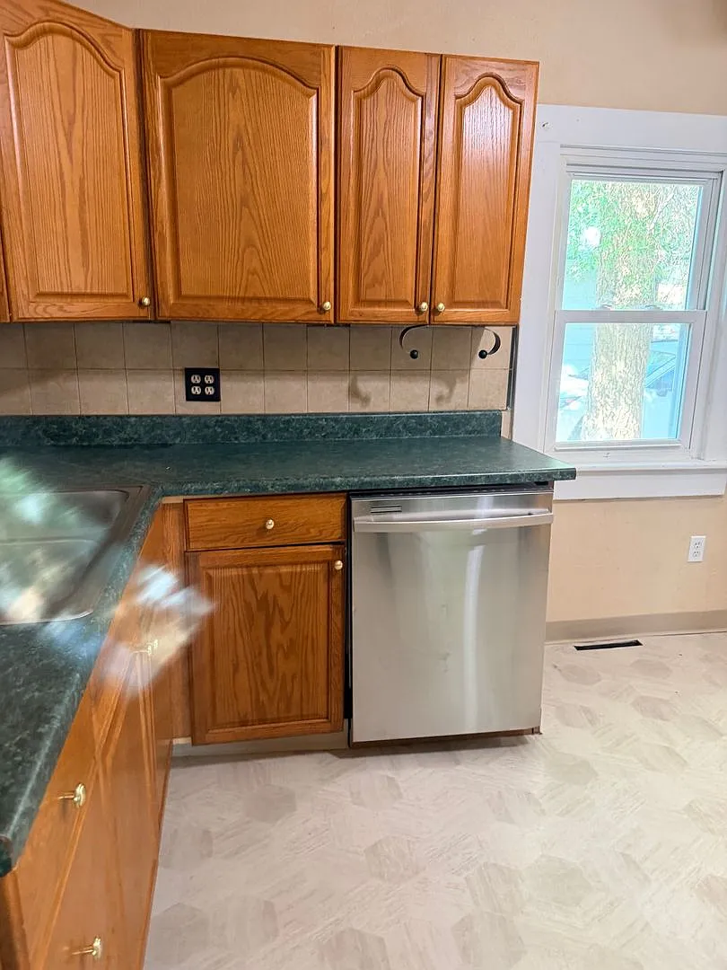 Large Home For Rent — Photo 2