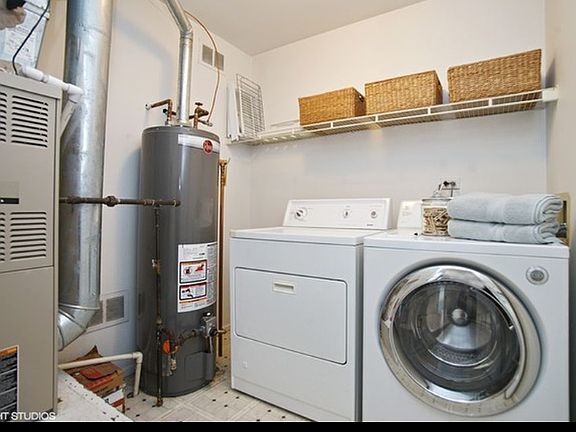 4th image of 1302 Woodside Ct Unit D2