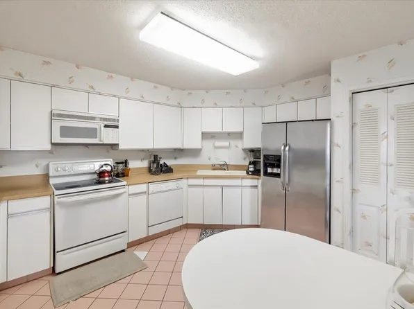 2006 Harmon Cove Tower image 6 of 43