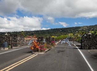 83 1036th #38, Captain Cook, HI 96704