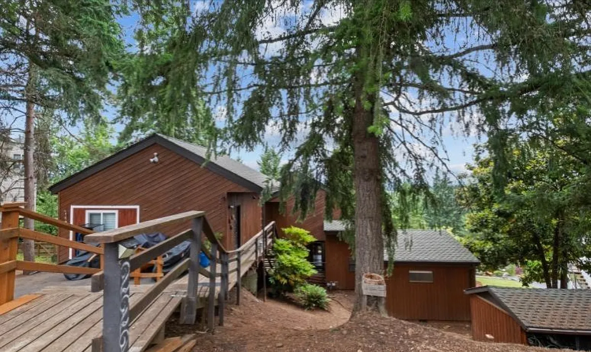 Building Photo - 2225 Timothy Dr NW