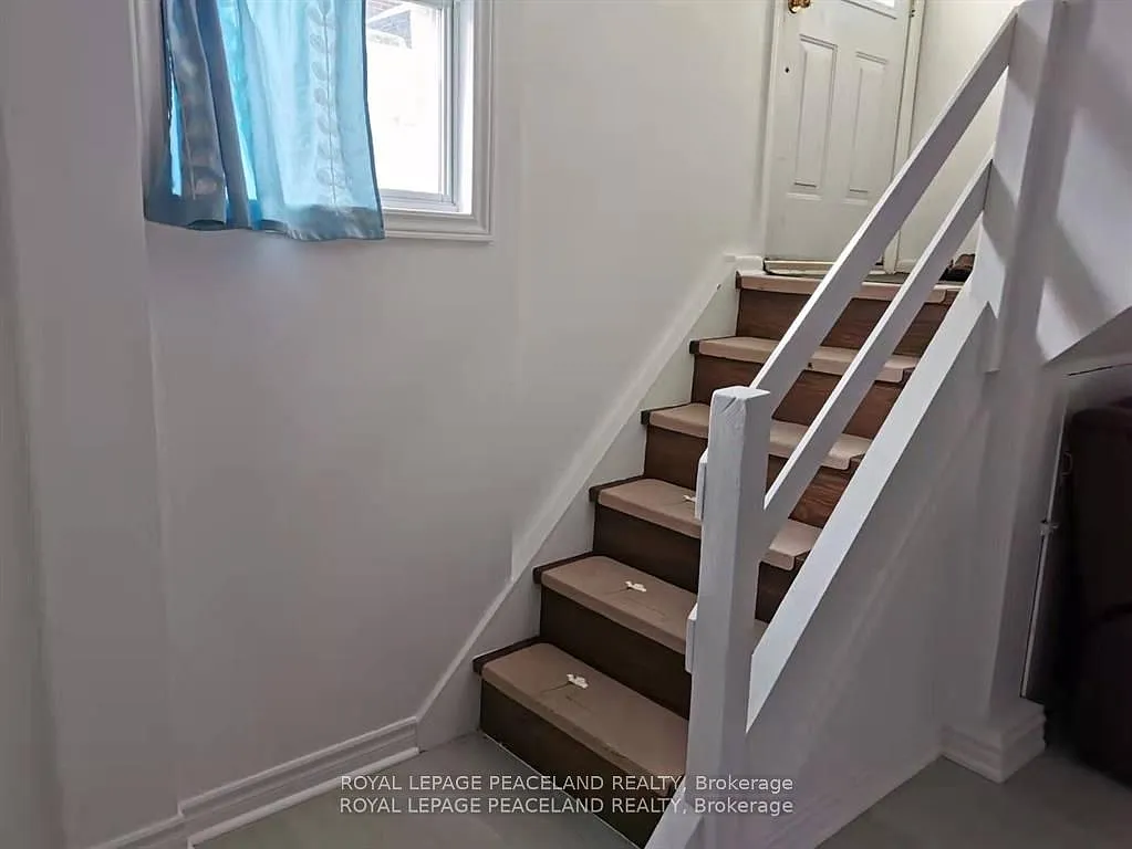 Building Photo - 84 Araman Dr #1