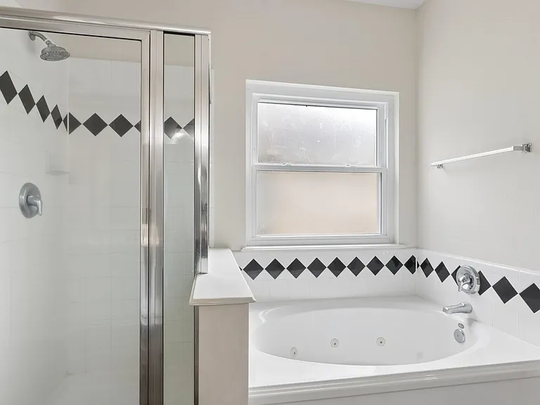 20518 Jasmine Leaf Trl — Photo 16