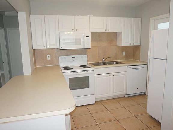 3rd image of 4002 W Bay Villa Ave