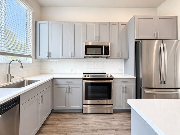 3rd image of 700 W Bedford Euless Rd #206