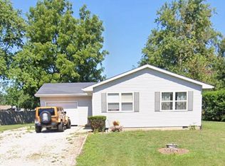 807 Country View Dr, Philo, IL 61864