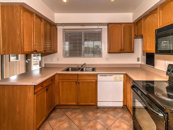4th image of 3317 N Nambe Dr