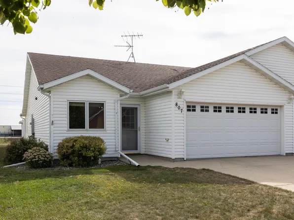 807 Morningside Dr, Casselton, ND 58012