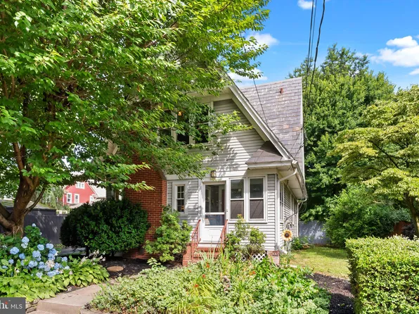 24 E Franklin St, Morrisville, PA 19067