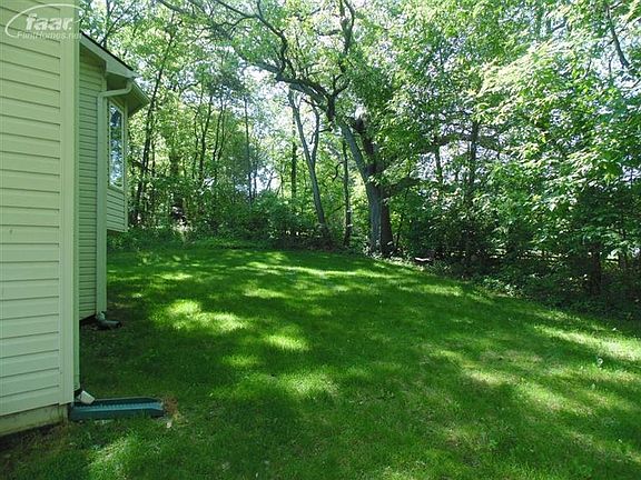 5th image of 749 Plumtree Ln