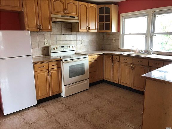 5th image of 1243 Village Ct