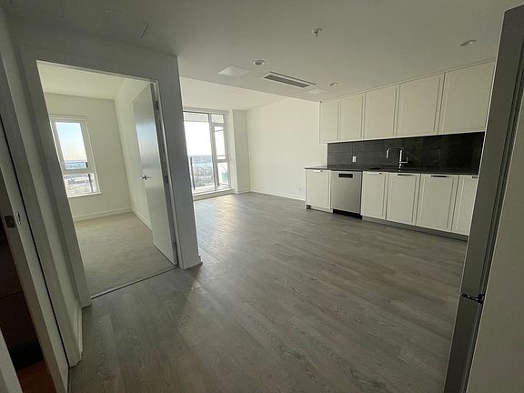 2nd image of 1401 Hunter St #2004