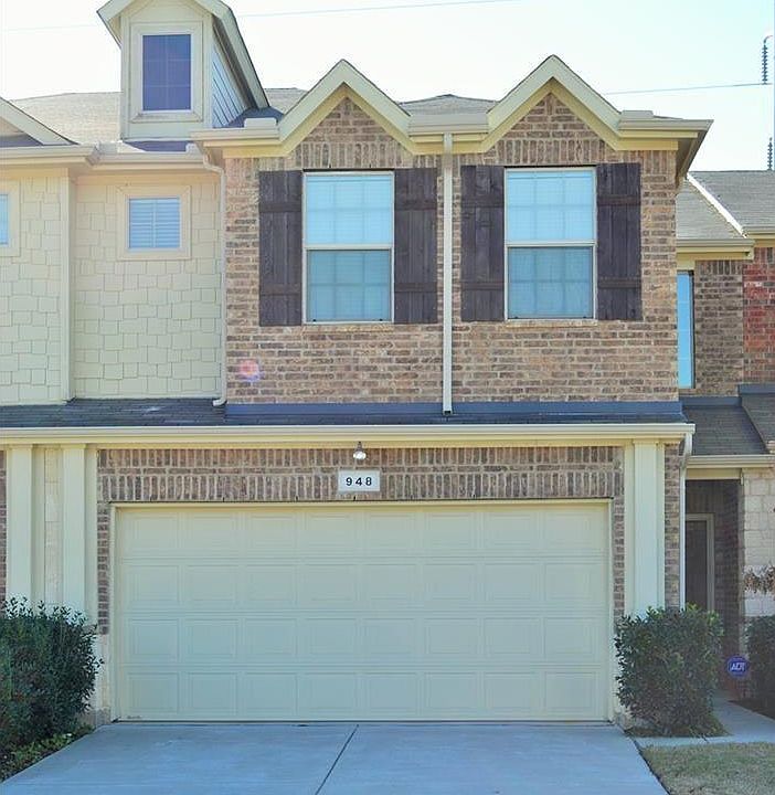 1st image of 948 Wellington Dr