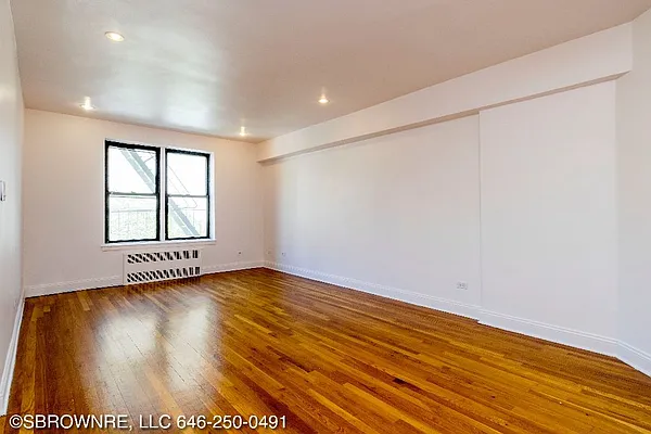 Sold by SBROWNRE LLC | media 7