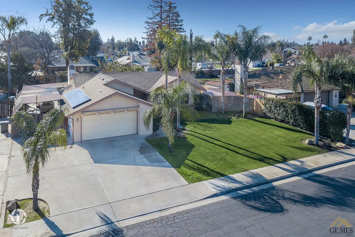 13513 Silverton Ave photo 1
