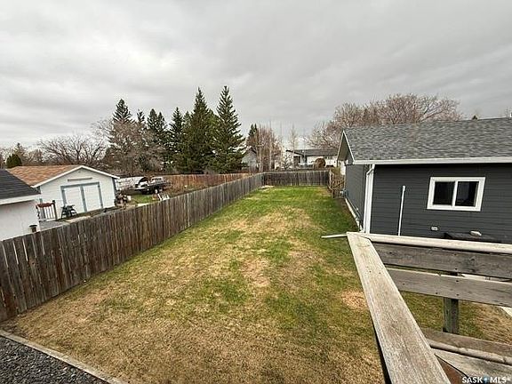 4th image of 11 Banks CRESCENT