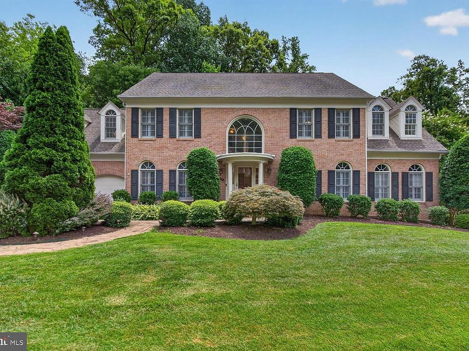 1st image of 9105 Oak Chase Ct