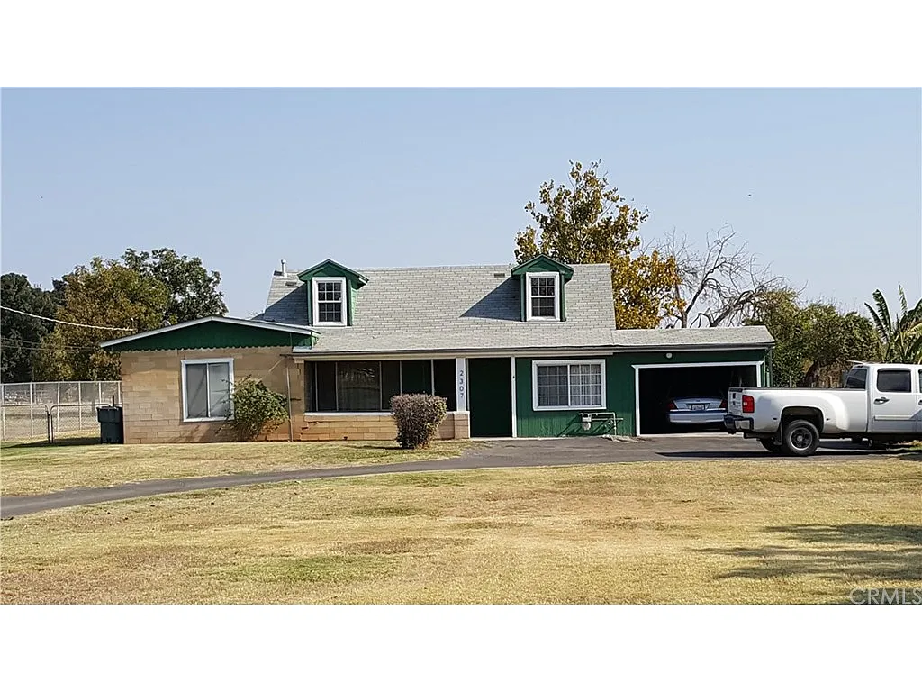 2307 Howlett Ave photo 1