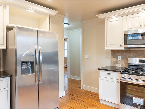 4th image of 523 Shenandoah Road