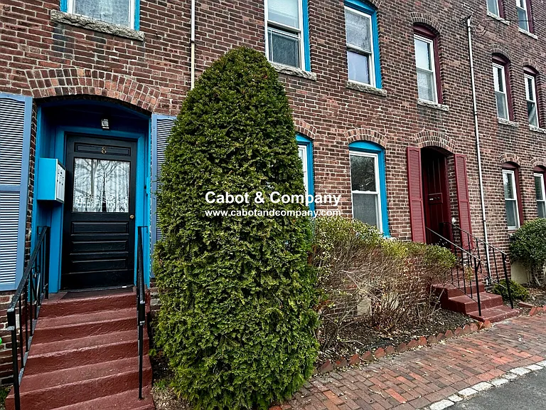 8 Mead St #1 — Photo 10