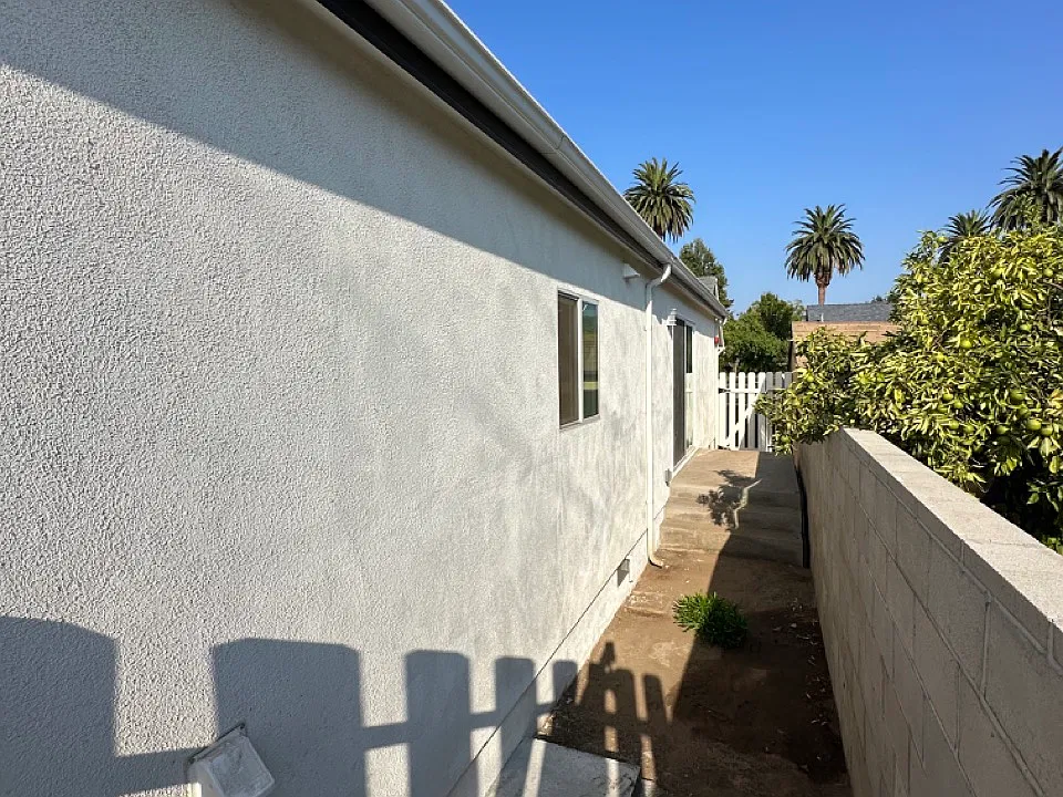 Private out door patio / yard space