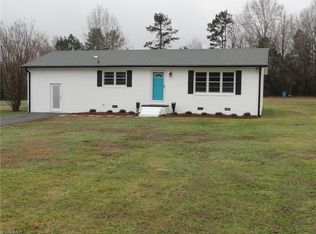 275 Brenda Dr, Thomasville, NC 27360