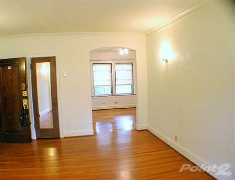 1341W92nd_linvingrm2