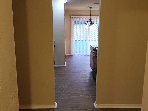 3rd image of 4821 Woodruff Dr
