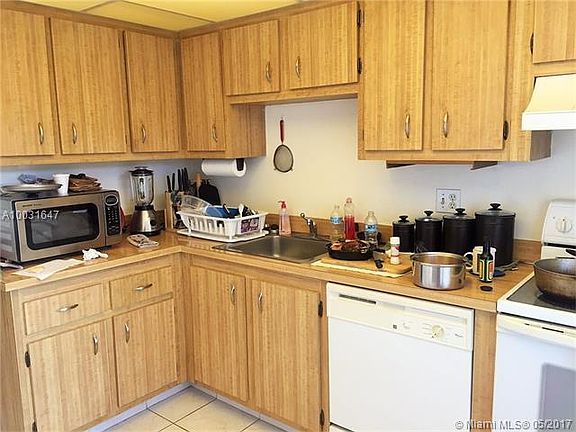 5th image of 4174 Inverrary Dr APT 115