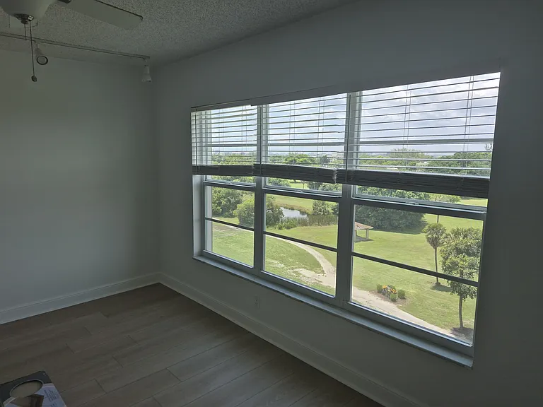3050 N Palm Aire Dr #702 — Photo 36