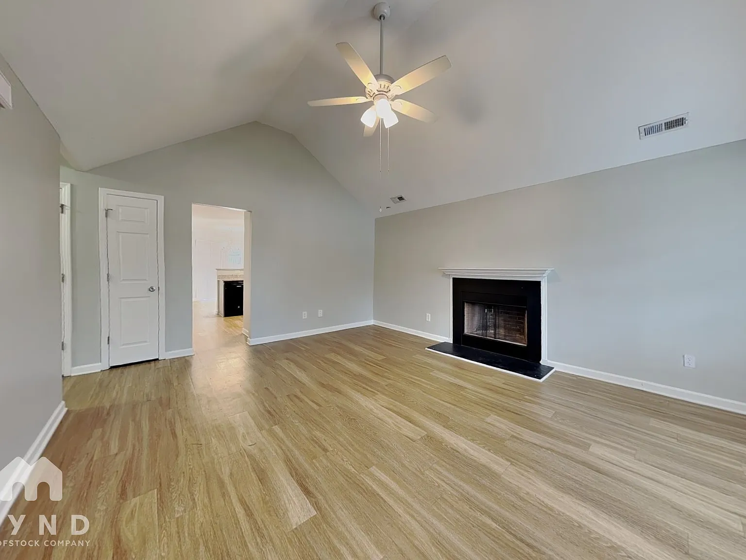 3 bed, 2.0 bath, 1347 sqft, $1,775 — Photo 3