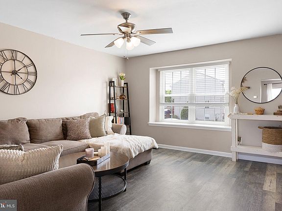 5th image of 122 Vincent Cir