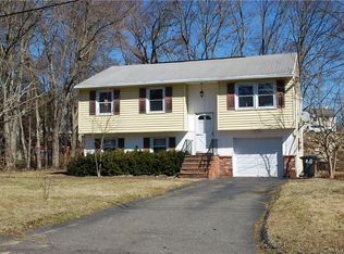 41 Dunn Ct, Stamford, CT 06905