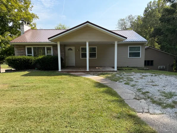 879 Charleston Rd, Ripley, WV 25271