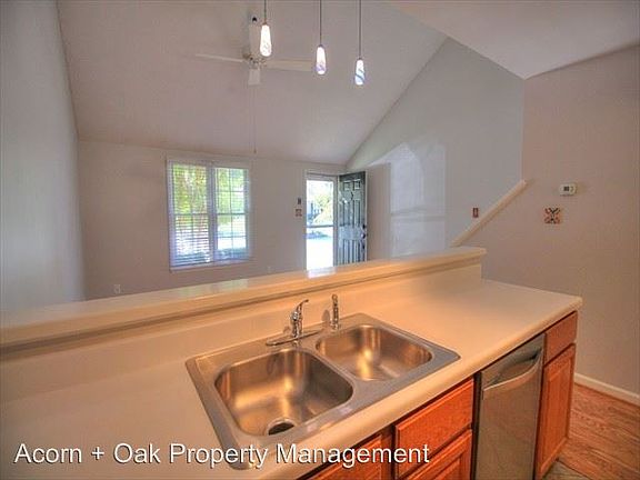 5th image of 66 Crystal Oaks Ct