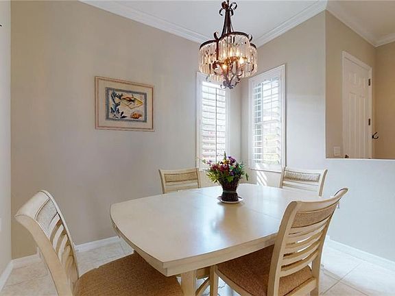 3rd image of 10431 Materita Dr