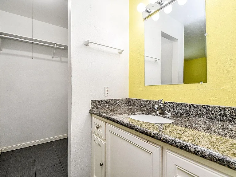 9037 Crestview Dr — Photo 11