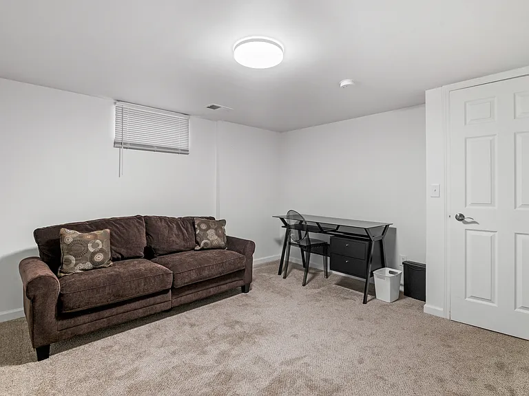 850 S Broadleigh Rd — Photo 2