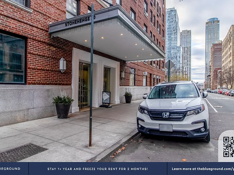 210 W 70th St #502 — Photo 18