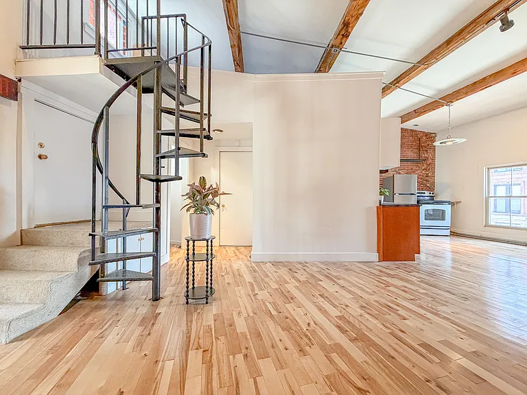 578 Congress St #3 — Photo 14