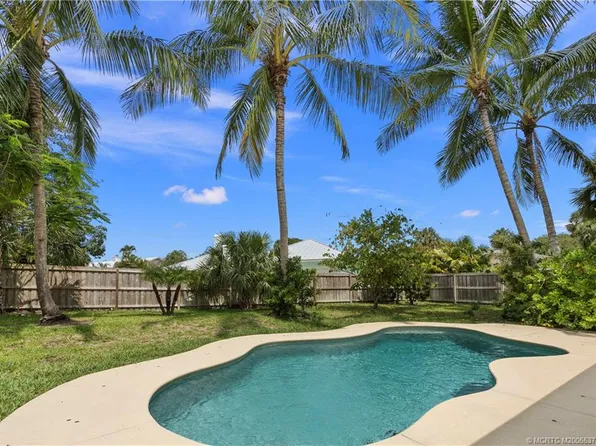 53 N Sewalls Point Rd, Sewalls Pt, FL 34996