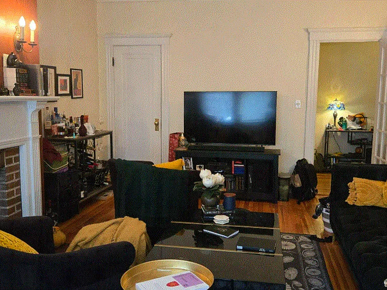 1990 Commonwealth Ave #4 — Photo 3