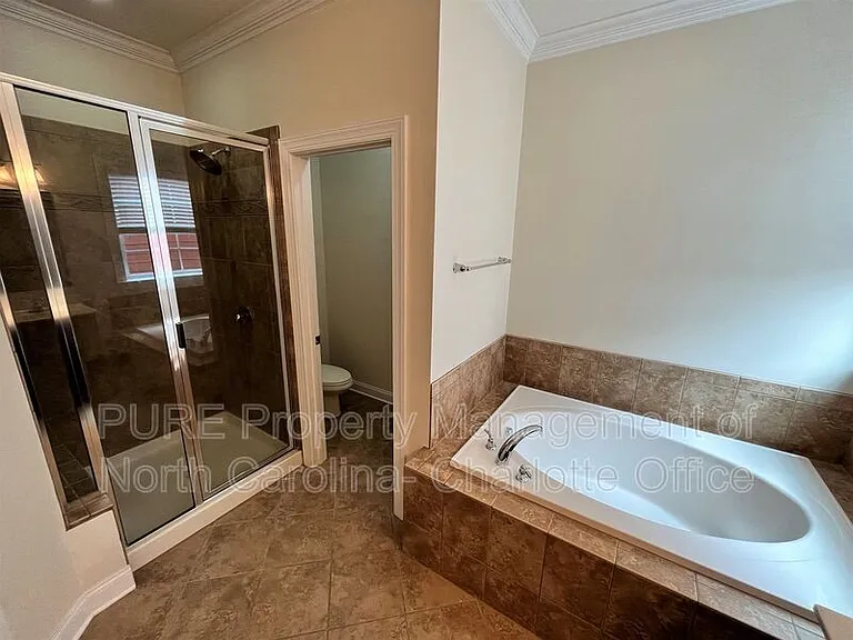 10330 Royal Winchester Dr — Photo 22