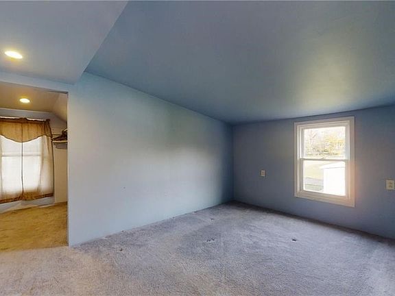 5th image of 4273 Greenfield Pkwy