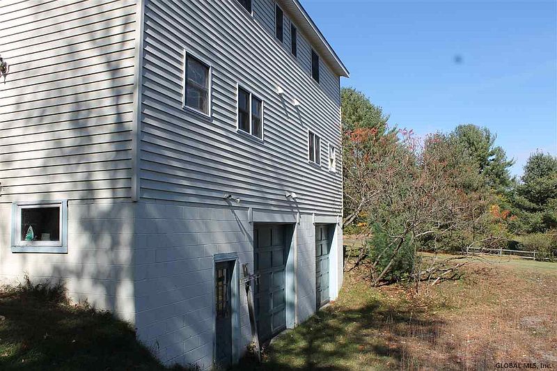 4th image of 1209-1211 N CREEK Road