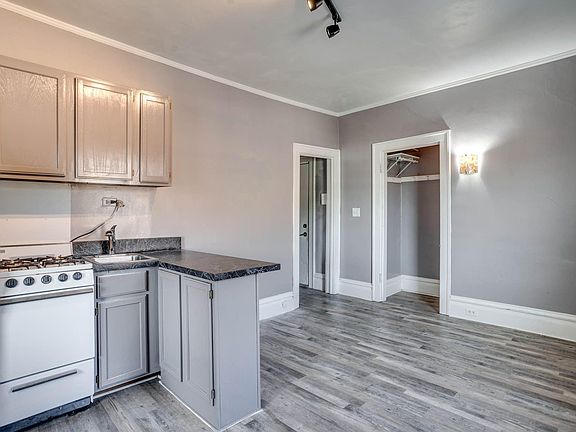 2nd image of 1523 W Lake St APT 2B